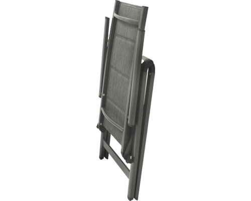 Zusammengeklappter Gartensessel