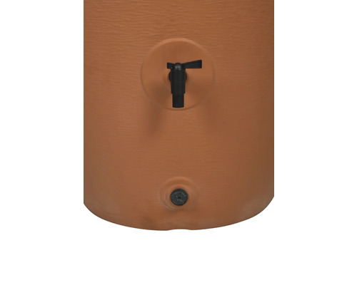 Detailansicht eines Regentonnen-Ausschnitts mit Auslaufhahn