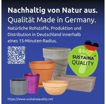 Blumentöpfe verschiedener Materialien und Größen mit Nachhaltigkeitslabel und Hinweis auf Produktion in Deutschland