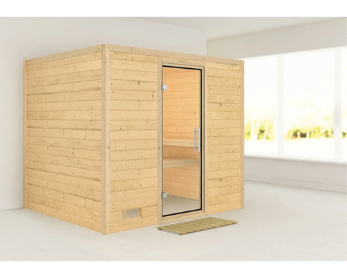 Holzsauna mit Glastür und Holzmatte