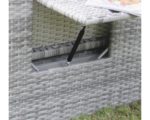 Detailansicht eines Gartenmöbels mit Stauraum unter dem Sitz