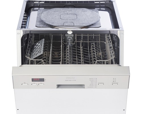 Lave-vaisselle avec porte ouverte, paniers à vaisselle et panneau de commande