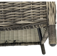 Detailansicht eines grauen Korbsessels