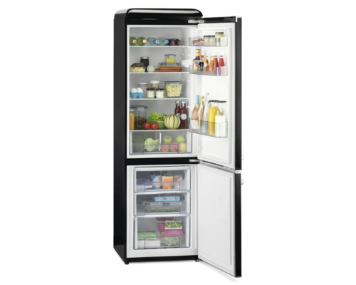 Geöffneter Kühlschrank mit Lebensmitteln