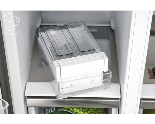 Eiswürfelbereiter im Kühlschrank