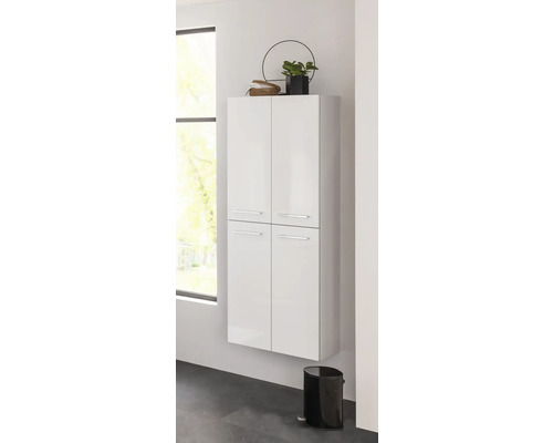 Hängender Badezimmerschrank mit vier Türen und Griffen im modernen Badezimmer