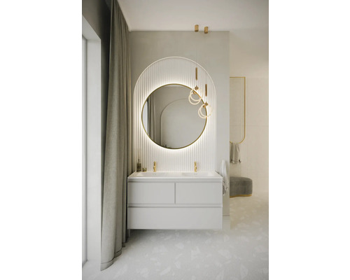 Salle de bains moderne avec meuble-lavabo double, miroir et éclairage