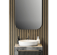 Modernes Badezimmer mit Aufsatzwaschbecken, Spiegel und Holzpaneelen