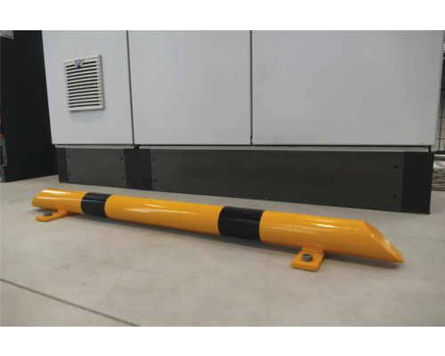 Protection anti-collision jaune et noire en acier pour la protection contre les dommages