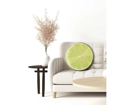Dekorative Szene mit Sofa, Tisch und Limettenkissen