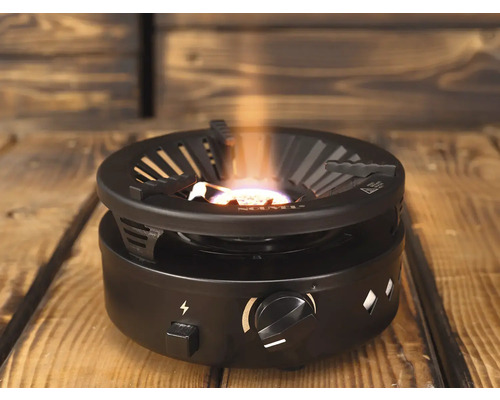 Réchaud à gaz noir sur surface en bois