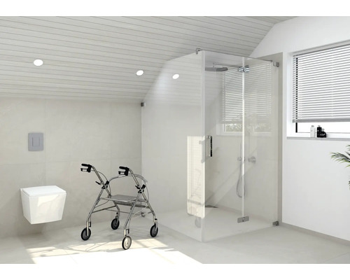 Barrierefreies Badezimmer mit begehbarer Dusche, Toilette und Gehwagen