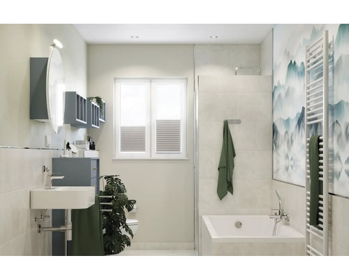 Helles Badezimmer mit Waschbecken, Badewanne und Heizkörper