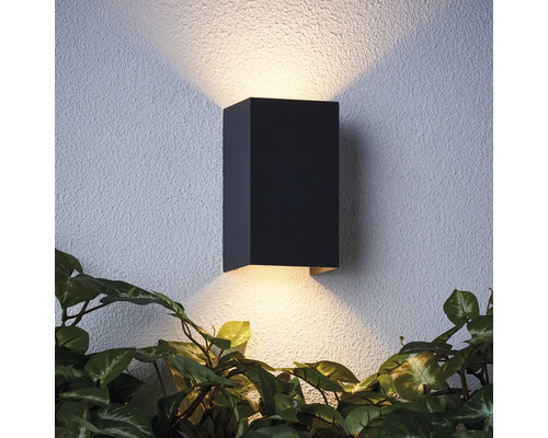 Schwarze Aussenwandleuchte mit Lichteffekt