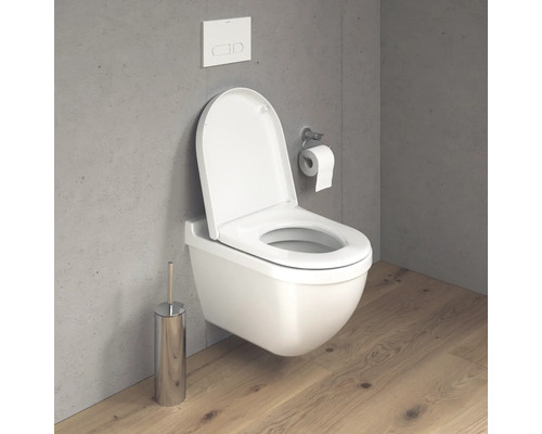 WC suspendu avec bride ouverte, plaque de commande, porte-papier toilette et brosse de toilette