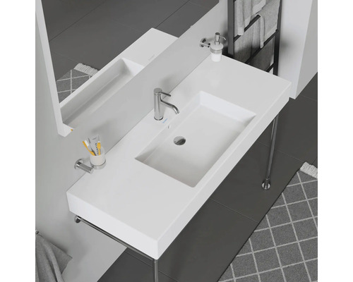 Meuble de lavabo de salle de bain avec robinet, distributeur de savon, miroir et porte-serviettes dans un design moderne