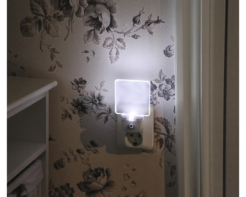 Veilleuse avec prise dans la prise