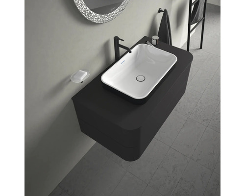 Salle de bain avec lavabo, meuble sous-lavabo et miroir