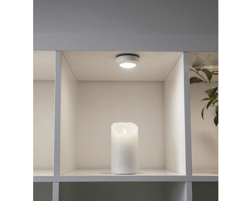 Étagère avec spot LED et bougie