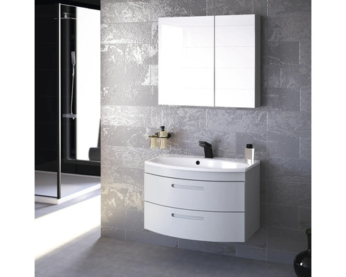 Salle de bain avec meuble sous-lavabo, armoire de toilette et douche