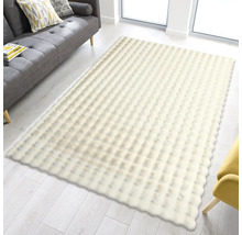 Hochflor Teppich im Wohnzimmer mit Sofa