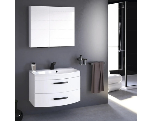 Modernes Badezimmer mit weissem Waschtisch, Spiegelschrank und schwarzer Armatur vor grauer Wand.