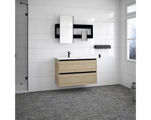Salle de bain moderne avec meuble sous-vasque, armoire de toilette et étagère
