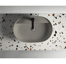 Vue de dessus d''une vasque avec lavabo et robinet