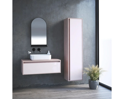 Salle de bains moderne avec lavabo, miroir et armoire haute