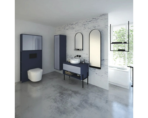 Salle de bain moderne avec WC, lavabo, miroirs et baignoire.