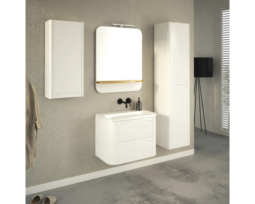 Badezimmer mit Waschbeckenunterschrank, Spiegelschrank, Spiegelfläche und Hochschrank