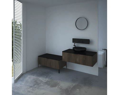 Modernes Badezimmer mit Waschtisch, Spiegel und Sitzbank