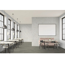Intérieur d''un restaurant avec tables, chaises et suspensions