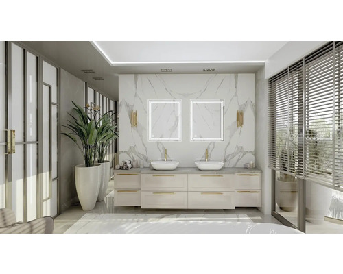 Helles Badezimmer mit Doppelwaschtisch, beleuchteten Spiegeln und grossen Zimmerpflanzen