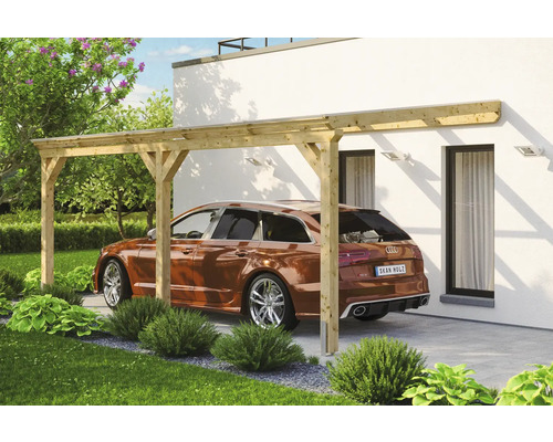 Carport en bois avec voiture dans la cour.