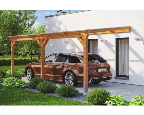 Carport en bois avec voiture sur un sol pavé
