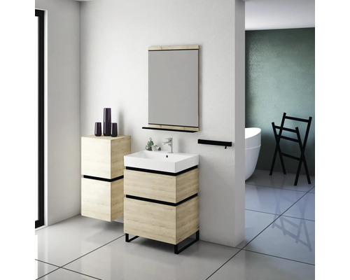 Salle de bains moderne avec lavabo, miroir et baignoire