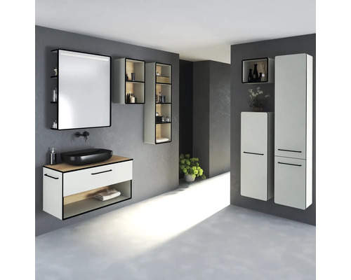 Salle de bains moderne avec meuble-lavabo, armoire de toilette à miroir et armoires suspendues pour une ambiance élégante