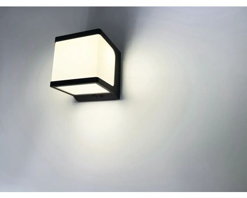 Wandleuchte mit quadratischem Design zur Aussenbeleuchtung