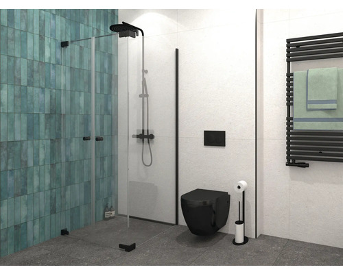 Modernes Badezimmer mit Dusche, Toilette und Handtuchwärmer