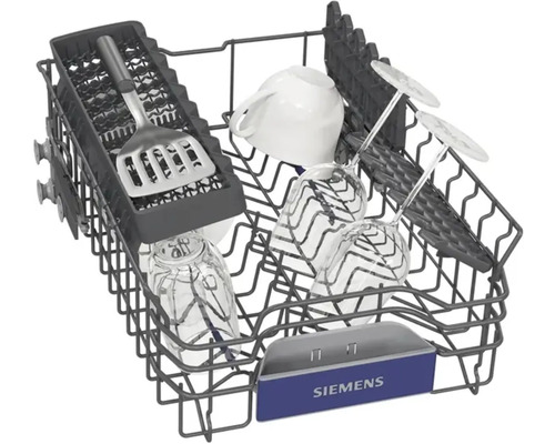 Geschirrspülkorb mit Geschirr und Siemens Logo