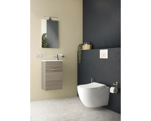 Salle de bains moderne avec meuble sous-lavabo, miroir, WC suspendu et rangement