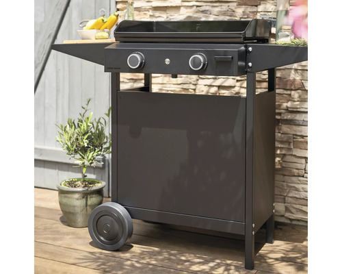 Chariot de grill avec deux brûleurs sur une terrasse
