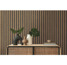 Décoration murale décorative avec panneaux de bois et buffet élégant