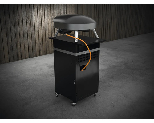 Pizzaofen mit schwarzem Unterschrank und Gasanschluss