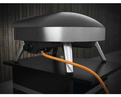 Gas Pizzaofen mit Gasanschluss auf einem Tisch