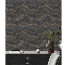 Dekorative Tapete mit abstraktem Muster im Wohnraum