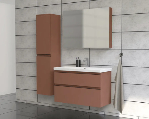 Badezimmer mit Waschtisch, Spiegelschrank und Hochschrank