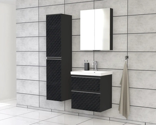 Salle de bains avec lavabo, armoire de toilette et armoire haute