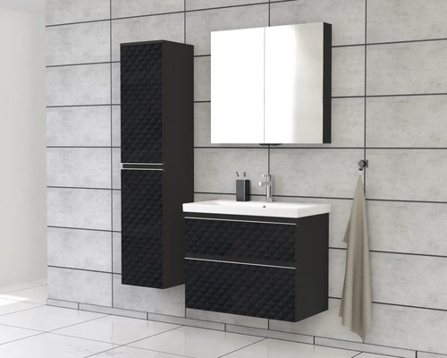 Salle de bains avec meuble-lavabo, armoire de toilette et armoire haute à motif rainuré